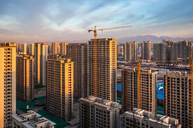 商品房數(shù)據(jù)再降 市場調整期的陣痛與未來展望